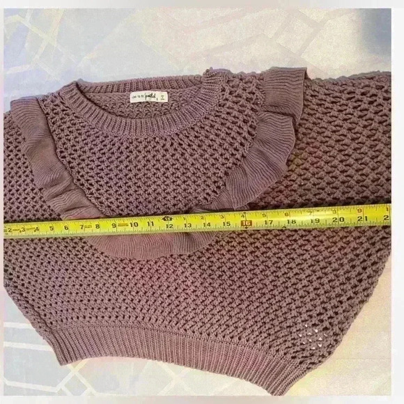 ✨Love to be spoiled knitted sweaters. Size small - Picture 7 of 7